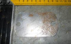 Крышка впускного коллектора передняя (Euro 3) HOWO VG1800210011